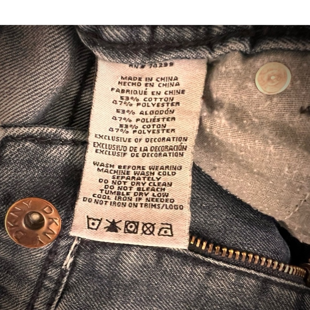(Boys) DKNY jeans Size 16 - Picture 4 of 13
